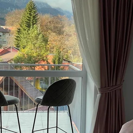 Ava * Sinaia